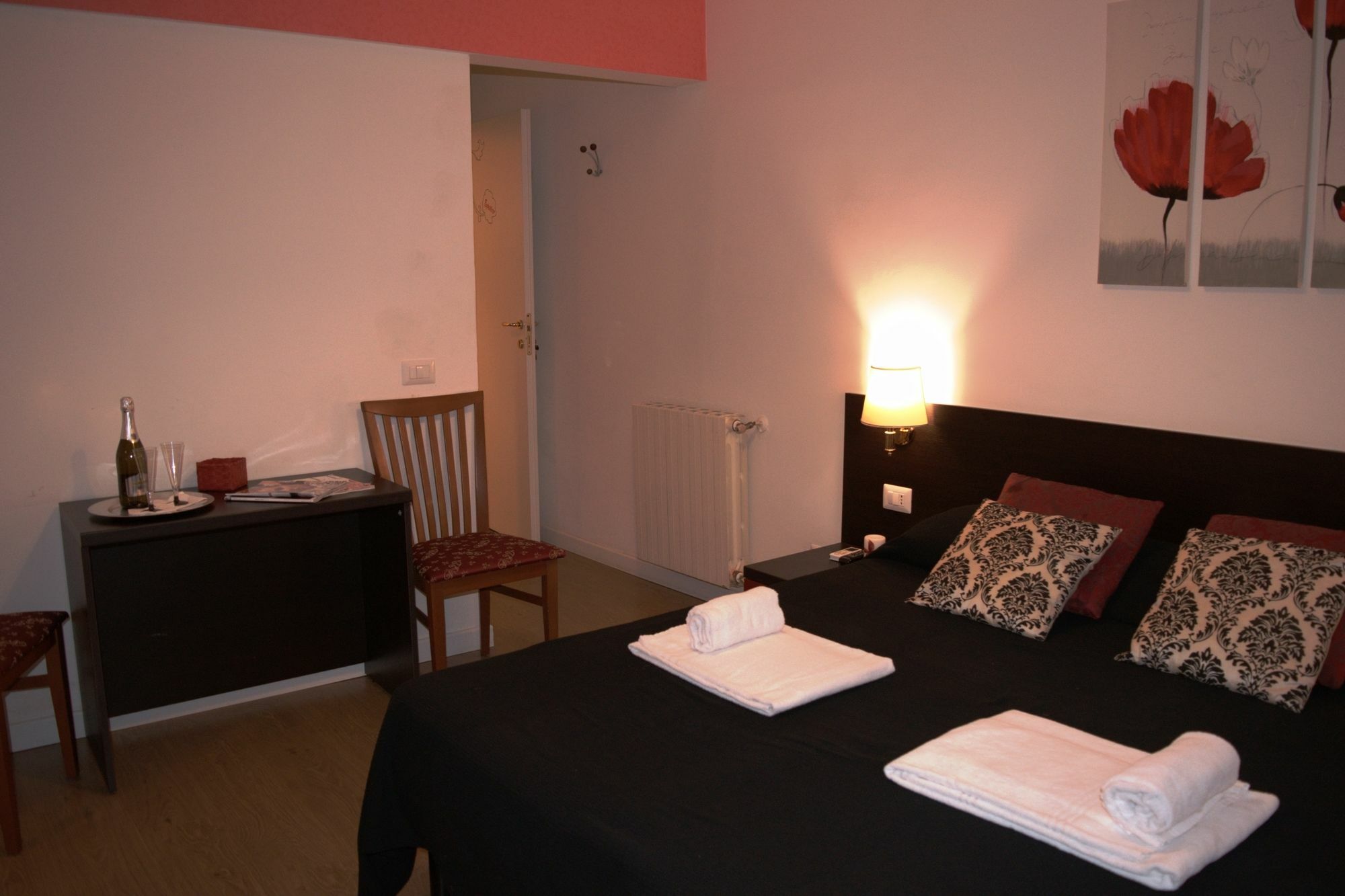 Julius Caesar Home โรม ภายนอก รูปภาพ